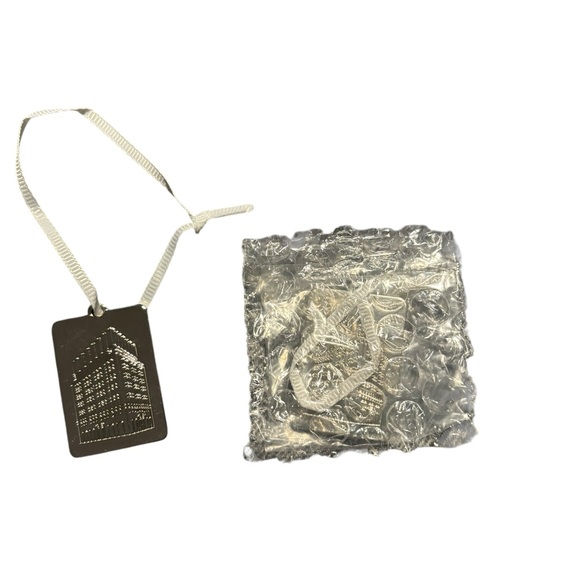 Tiffany & Co. Silver Christmas Edition Landmark Tag - Picture 5 of 7